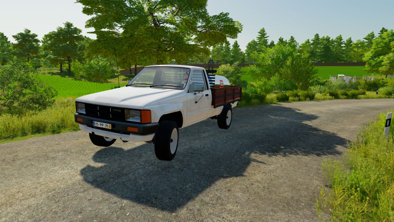 toyota-hilux-iv-fs22-1-1