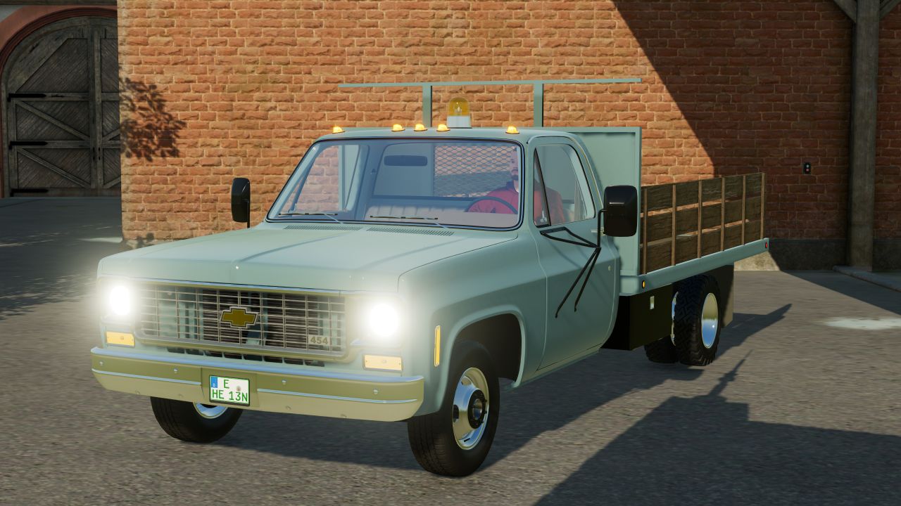 chevrolet-c30-agricultural-truck-fs22-1-1